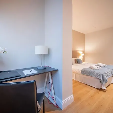 Apartment Three Bedroom In Paseo De Gracia Barcelona