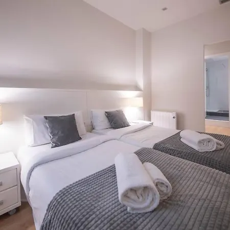 Three Bedroom In Paseo De Gracia Apartment Barcelona
